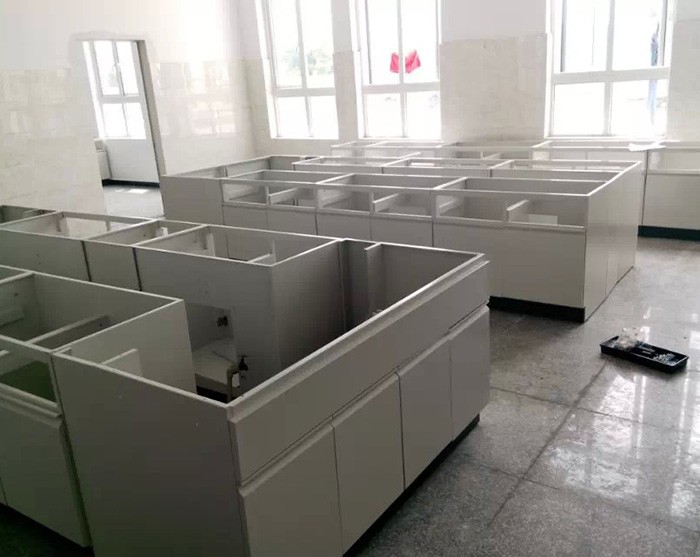湖北全鋼實驗臺安裝現(xiàn)場